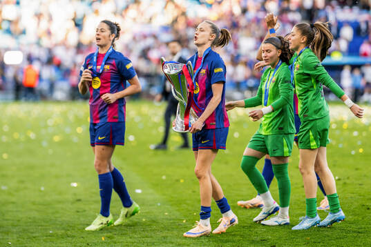 Marta Torrejon, Caroline Graham Hansen and players of