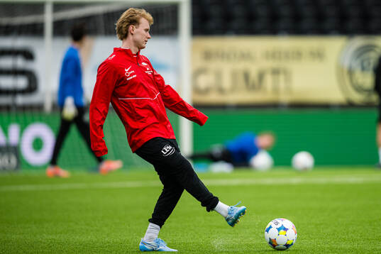 Markus Haaland of Brann warms up