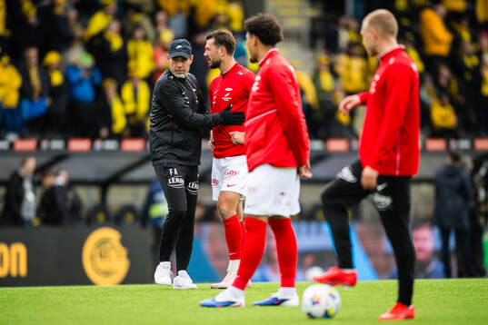 Head coach Freyr Alexandersson and Fredrik Pallesen Knudsen