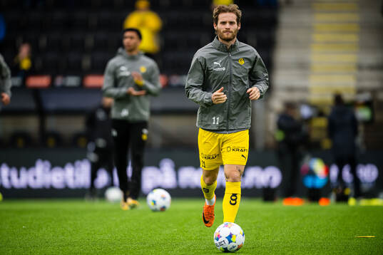 Ole Didrik Blomberg of Bodø/Glimt warms up