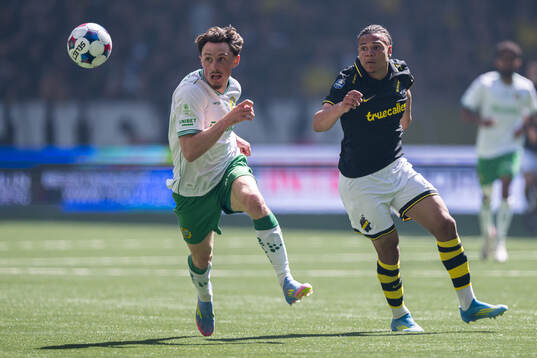 Hammarbys Noah Persson och AIKs Kevin Filling