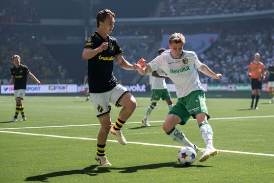 AIKs Yannick Geiger  och Hammarbys Frederik Winther