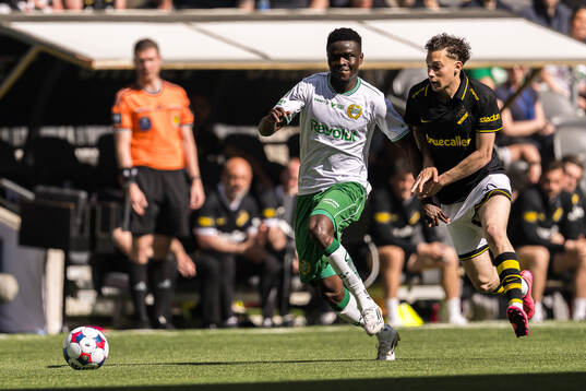 Hammarbys Ibrahima Breze Fofana och AIKs Victor Goncalves