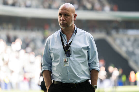 Hammarbys sportchef Mikael Hjelmberg deppar