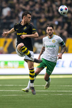 AIKs Áron Csongvai och Hammarbys Nahir Besara