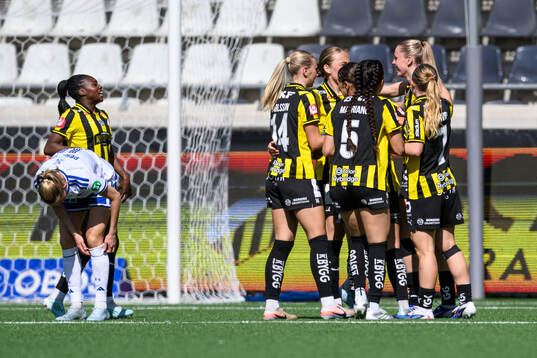 Häckens Thelma Pálmadottir jublar