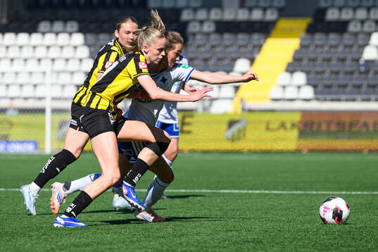 Häckens Thelma Pálmadottir och IFK Norrköpings Matilda