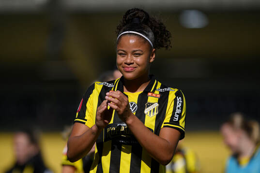 Häckens Felicia Schröder jublar