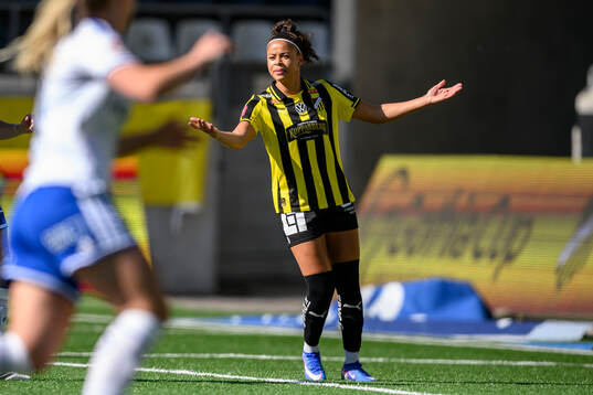 Häckens Felicia Schröder reagerar