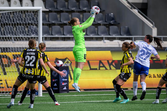 Häckens målvakt Fanney Inga Birkisdottir
