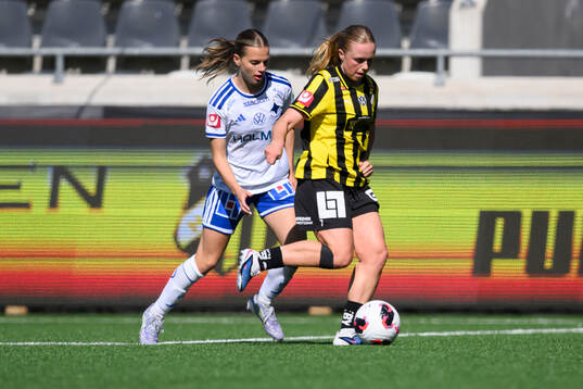 IFK Norrköpings Agnes Ekberg  och Häckens Pernille Sanvig