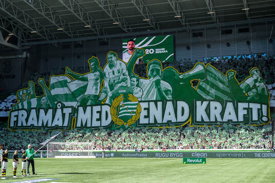 Hammarbys supportrar med ett tifo