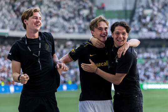 AIKs Yannick Geiger  jublar