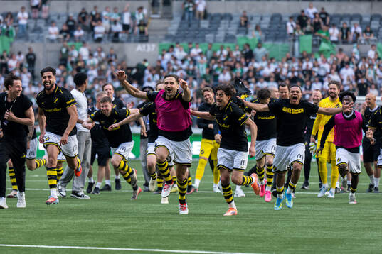 AIKs spelare jublar