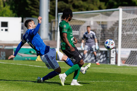 GIF Sundsvalls Marc Manchon och Varbergs Severin Nioule