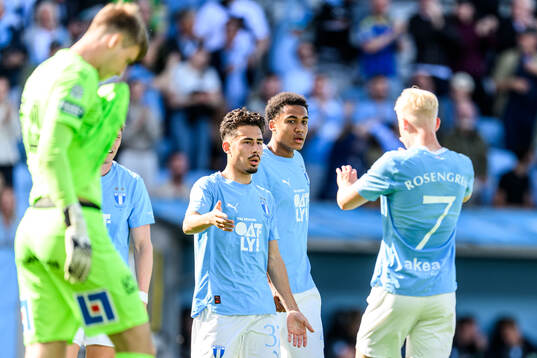 Malmö FFs Adrian Skogmar och Otto Rosengren jublar