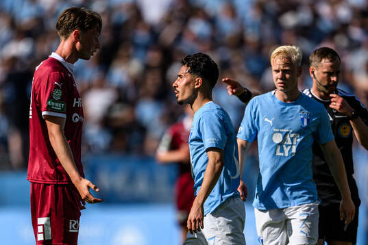 Västerås Philip Bonde och Malmö FFs Adrian Skogmar