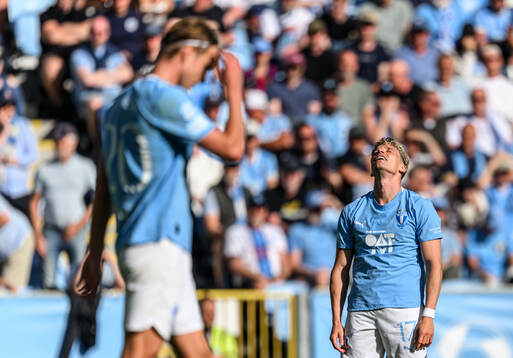 Malmö FFs Jens Stryger Larsen deppar