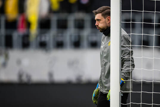 Goalkeeper Nikita Haikin of Bodø/Glimt warms up