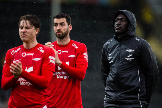 Vetle Dragsnes and Cheikh Mbacke Diop of Brann looks