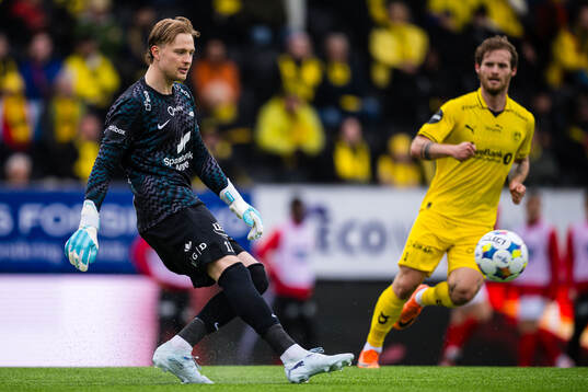 Goalkeeper Simen Vidtun Nilsen of Brann