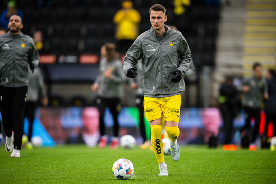 Odin Bjørtuft of Bodø/Glimt warms up