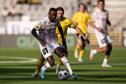 Häckens Brice Wembangomo och Elfsborgs Arber Zeneli