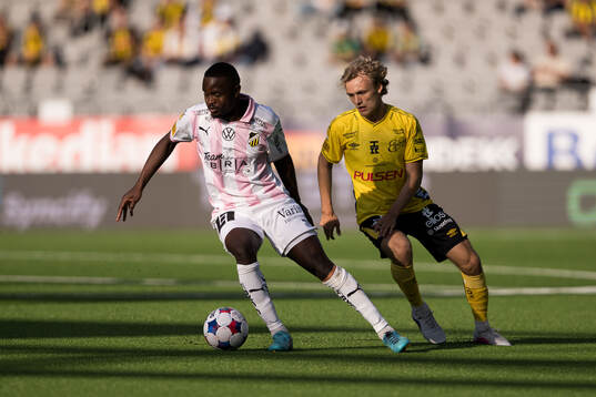 Häckens Brice Wembangomo och Elfsborgs Julius Beck