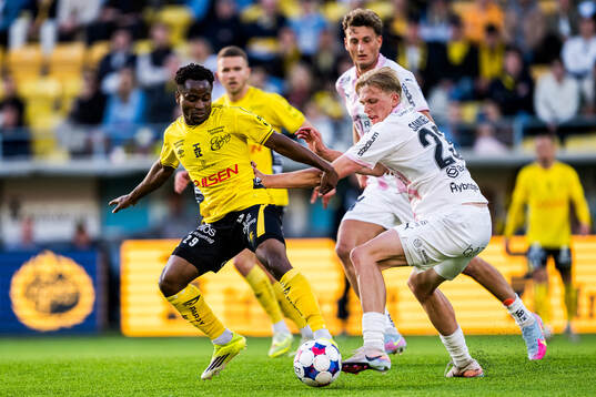 Elfsborgs Momoh Ibrahim Kamara och Häckens Olle Samuelsson