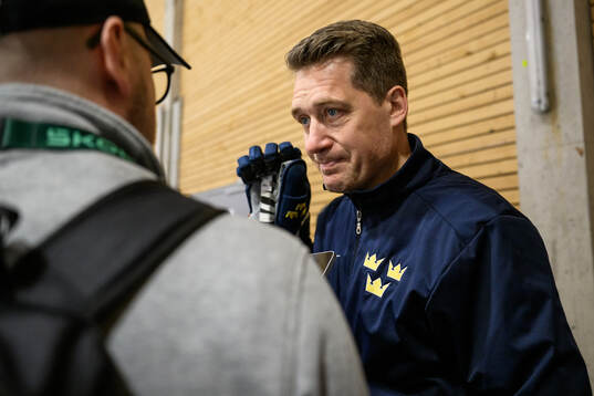 Head coach Sam Hallam of Sweden