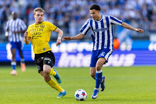 Mjällbys Jeppe Kjaer och IFK Göteborgs Alexander Jallow