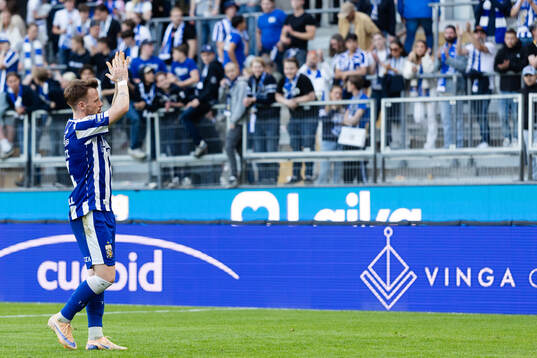 IFK Göteborgs Tobias Heintz tackar publiken