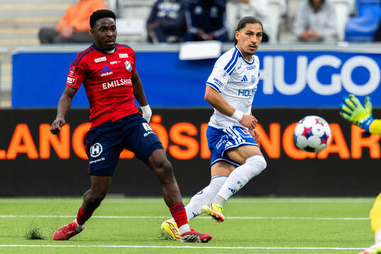 Östers Raymond Adjei och IFK Norrköpings Elias Jemal