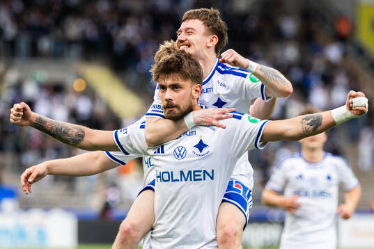 IFK Norrköpings Tim Prica och Ryan Nelson jublar