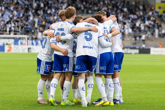 IFK Norrköpings spelare jublar