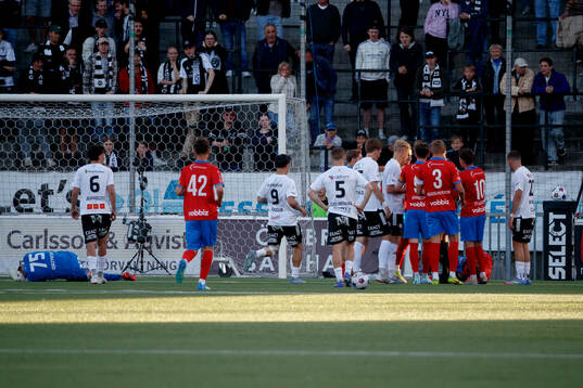 Örebros målvakt Jakub Ojrzynski och Helsingborgs Adam