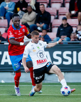 Helsingborgs Adam Akimey och Örebros Giuseppe Bovalina