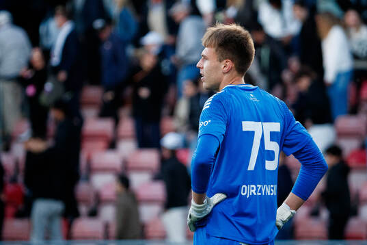 Örebros målvakt Jakub Ojrzynski deppar