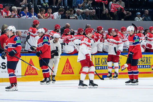 Morten Poulsen of Denmark celebrates