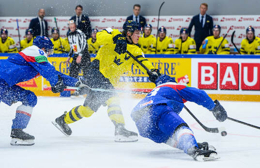 Ivar Stenberg of Sweden scores the 3-1 goal