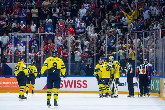Oliver Ekman-Larsson, goaltender Magnus Hellberg and Albert