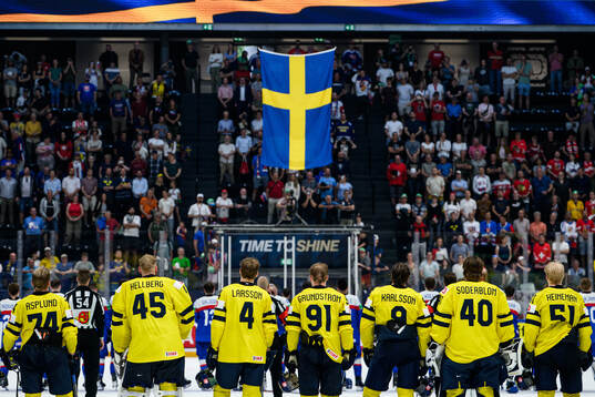 Rasmus Asplund, goaltender Magnus Hellberg, Jacob Larsson,