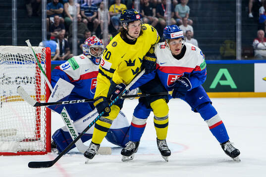 Oscar Sundqvist of Sweden and Viliam Kmec of Slovakia