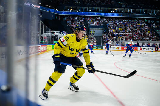Simon Holmström of Sweden