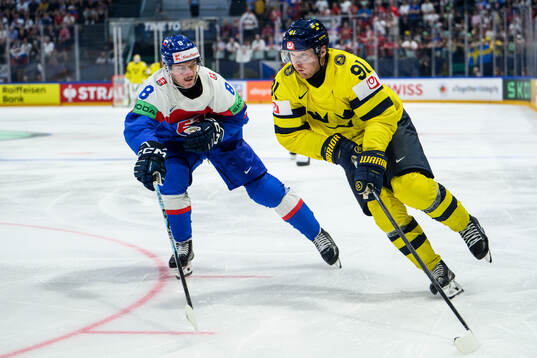 Oliver Okuliar of Slovakia and Carl Grundström of Sweden