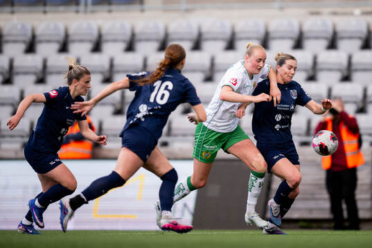 Hammarbys Emilie Bragstad och Eskilstuna United DFFs