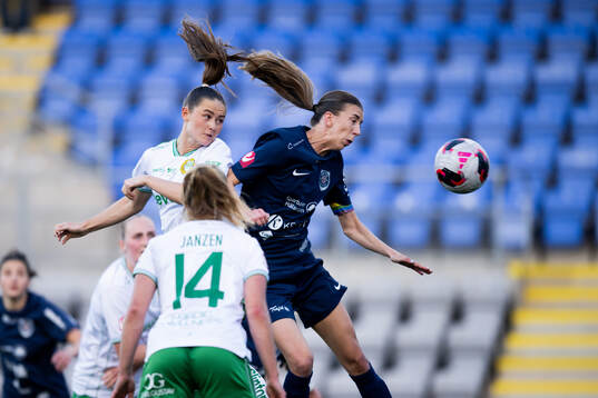 Hammarbys Vilde Hasund och Eskilstuna United DFFs Wilma
