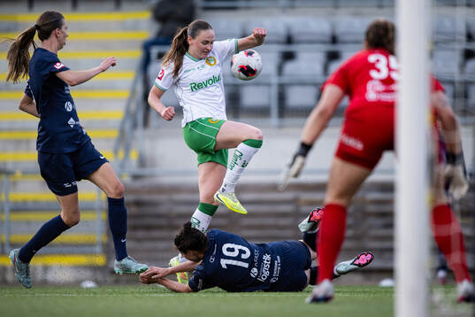 Hammarbys Vilde Hasund och Eskilstuna United DFFs Anna