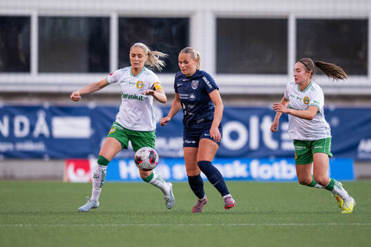 Hammarbys Alice Carlsson och Eskilstuna United DFFs Molly