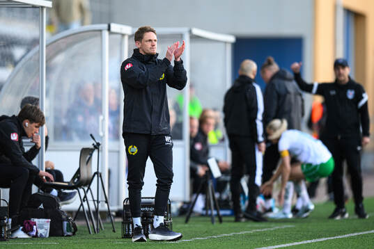 Hammarbys tränare William Strömberg